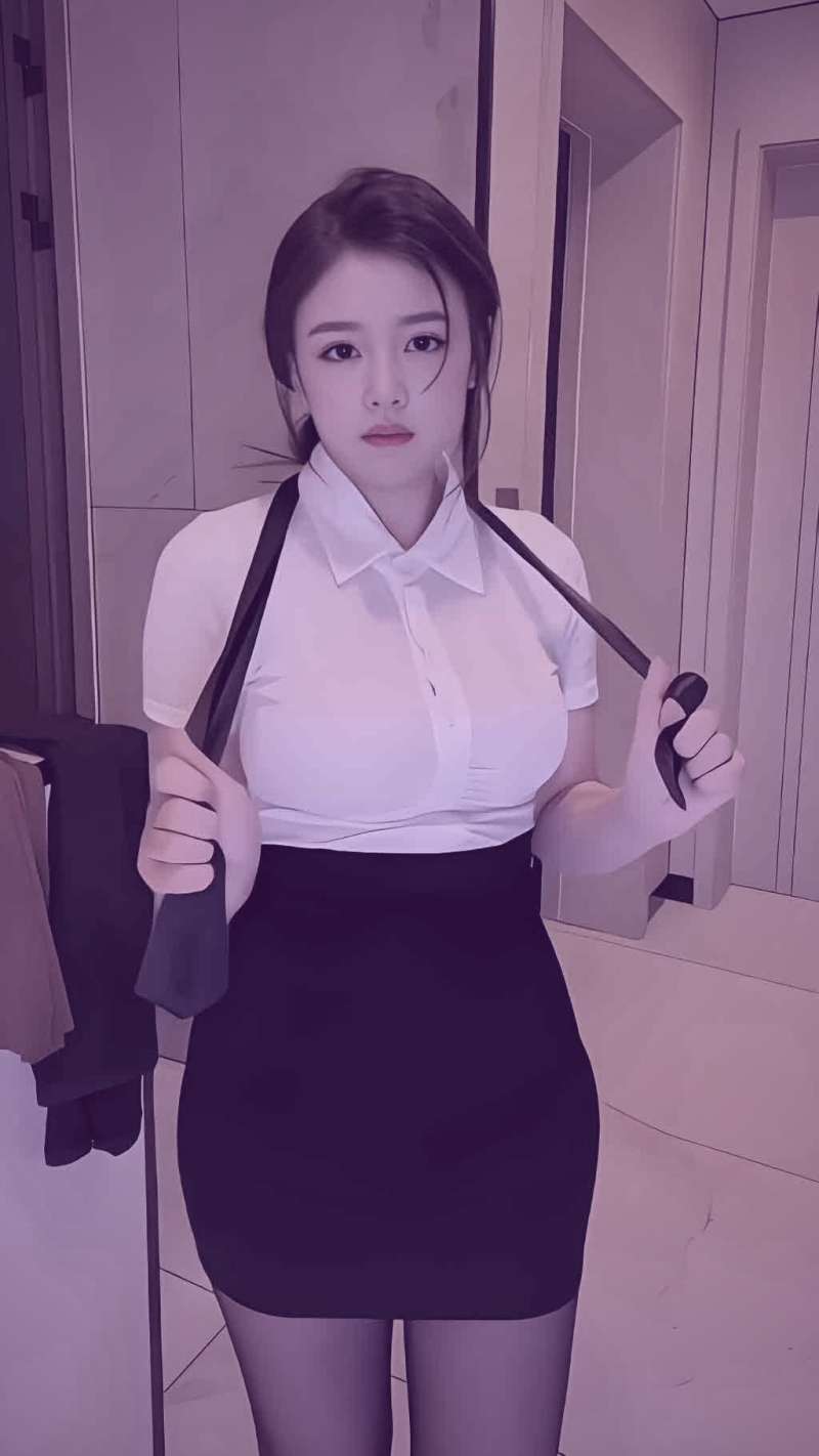 示意图：多个浏览器标签页展示不同关键词组合的搜索结果对比